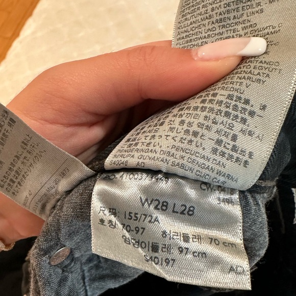 Vintage Levi’s Size 28 - Picture 3 of 4